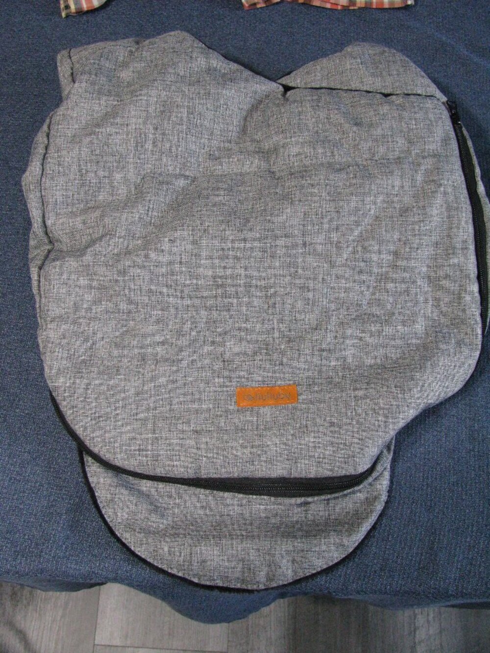 liuliuby like new car seat cover for baby in Fall/Winter Gray